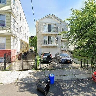 303 305 W Runyon St, Newark, NJ 07108