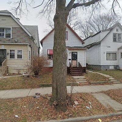 3054 N 21 St St, Milwaukee, WI 53206