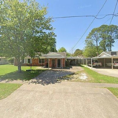 307 East Dr, New Iberia, LA 70563