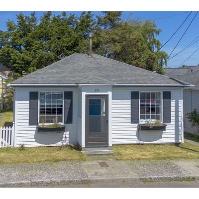 310 Avenue K, Seaside, OR 97138