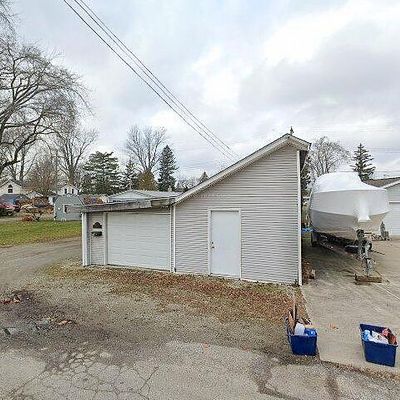 311 Lathrop St, Algonac, MI 48001