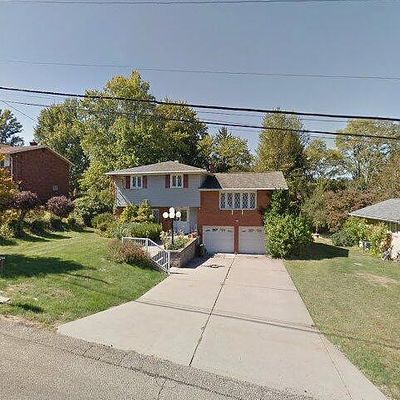 319 Smallwood Dr, Coraopolis, PA 15108