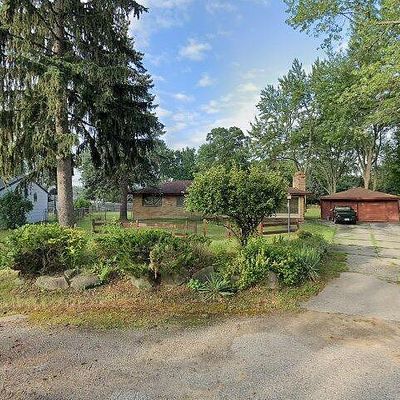 3193 Howe Ct, Waterford, MI 48329