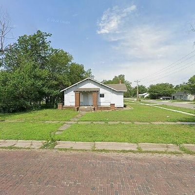 320 N Oak St, Ponca City, OK 74601