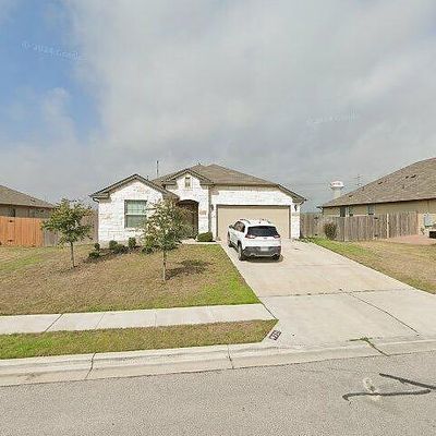 321 Hyltin St, Hutto, TX 78634