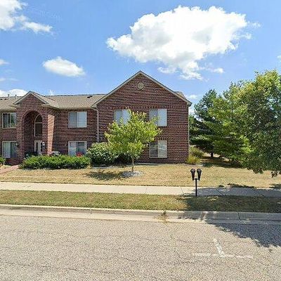 322 Pere Marquette Dr #11, Lansing, MI 48912