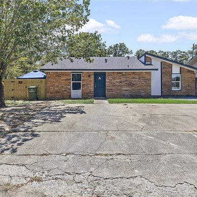 2808 Sprucewood St, Bryan, TX 77801