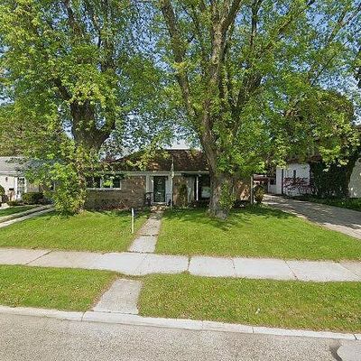 2823 N Main St, Racine, WI 53402