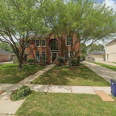 2891 Colony Falls Ln, Dickinson, TX 77539