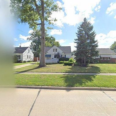 353 Fairway Blvd, Willowick, OH 44095