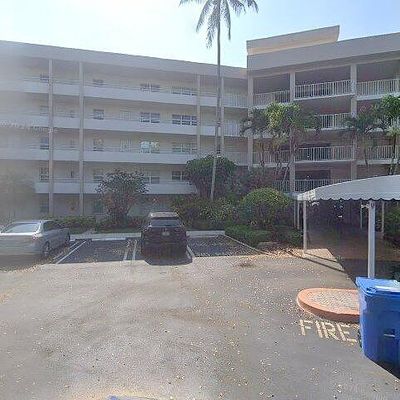 3800 Oaks Clubhouse Dr #311, Pompano Beach, FL 33069