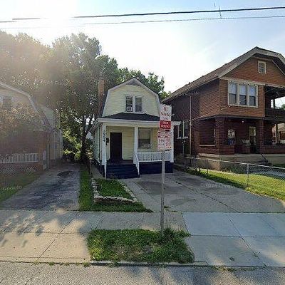 3854 Vine St, Cincinnati, OH 45217