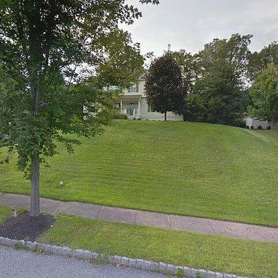 39 Canterbury Ln, Hackettstown, NJ 07840