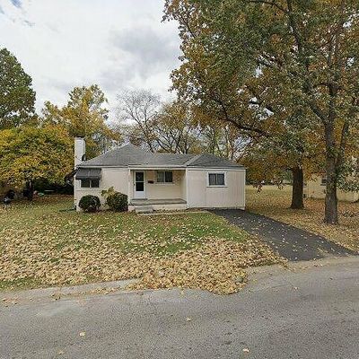 3905 Wright Ave, Saint Ann, MO 63074