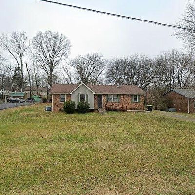 392 Carter House Dr, La Vergne, TN 37086