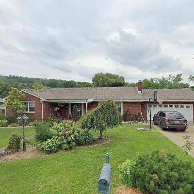 4 Marie Dr, Jeannette, PA 15644