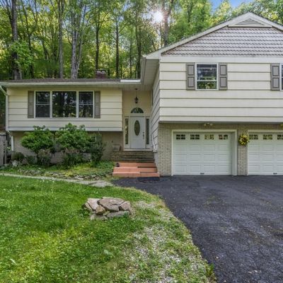 33 Bailey Hollow Rd, Morristown, NJ 07960