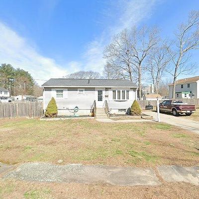 33 Brookside Rd, Rockland, MA 02370