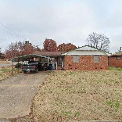 330 Elmwood Dr, Lindsay, OK 73052