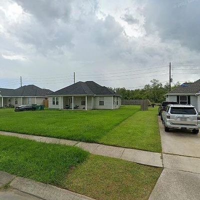 4244 Lac Bienville Dr, Harvey, LA 70058