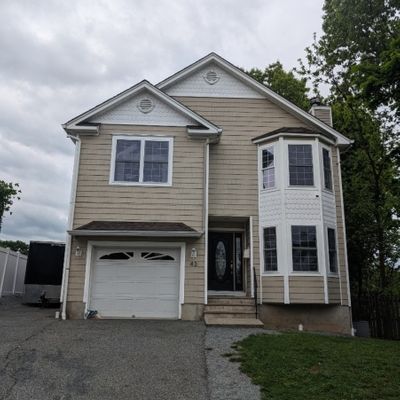 43 Berry St, Dover, NJ 07801