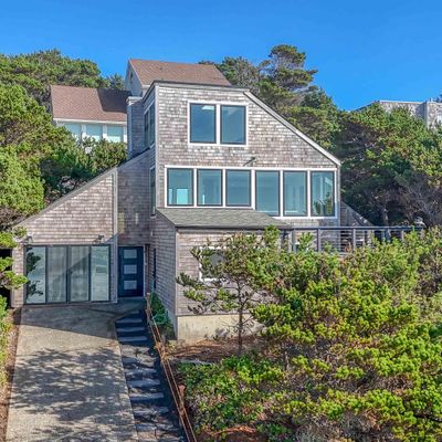 4510 Rush Pl, Depoe Bay, OR 97341