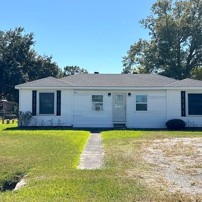 401 Starlin Dr, Sulphur, LA 70663