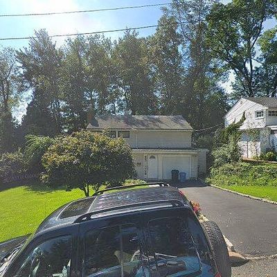 42 Donald Pl, Waldwick, NJ 07463