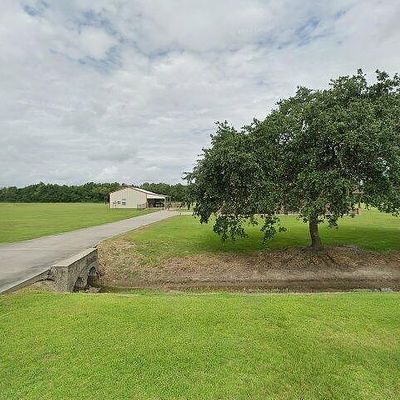 422 Dugat Rd, Winnie, TX 77665