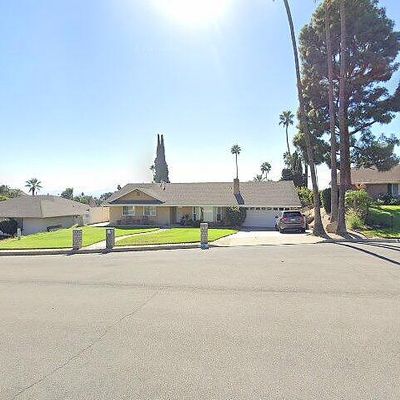 5221 Wonderland Dr, Jurupa Valley, CA 92509