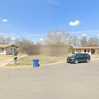 5239 Village Gln, San Antonio, TX 78218