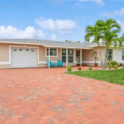 5301 Bayview Ct, Cape Coral, FL 33904