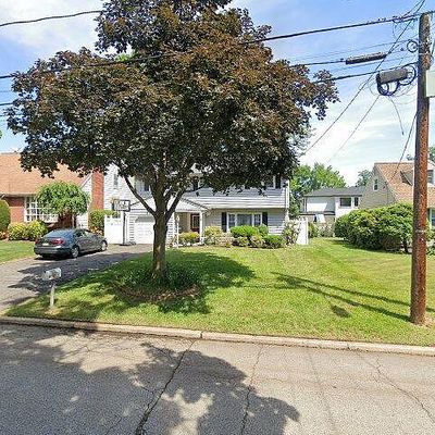 538 Salem St, Paramus, NJ 07652