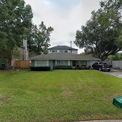 5417 Patrick Henry St, Bellaire, TX 77401