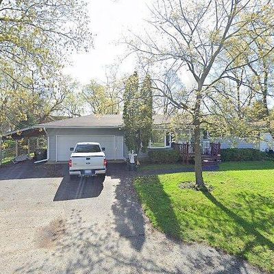 567 Pine Tree Rd, Lake Orion, MI 48362