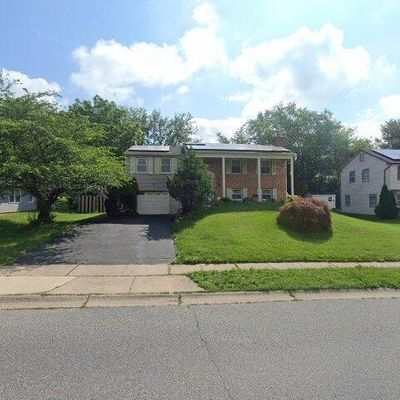 58 Twin Hill Dr, Willingboro, NJ 08046