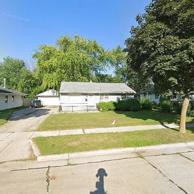 4935 N 104 Th St, Milwaukee, WI 53225