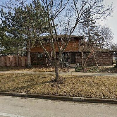 5 Terry Dr #A, Roselle, IL 60172