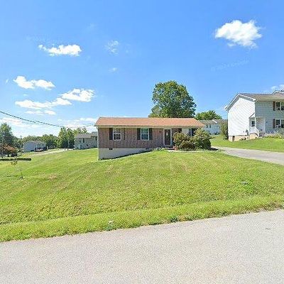 500 Rainbow St, Christiansburg, VA 24073