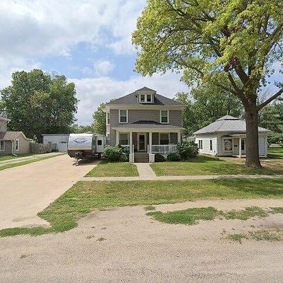 504 Country St, Walnut, IA 51577