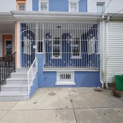 633 Vine St, Camden, NJ 08102