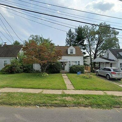 66 Pennwood Dr, Ewing, NJ 08638