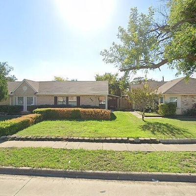 667 Stonewall Dr, Grand Prairie, TX 75052