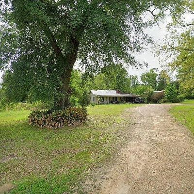 6715 Springhill Rd, Ball, LA 71405