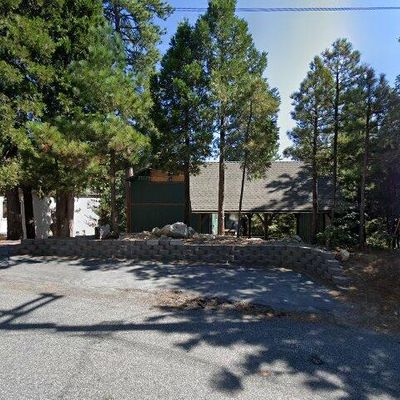 590 Pioneer Rd, Lake Arrowhead, CA 92352