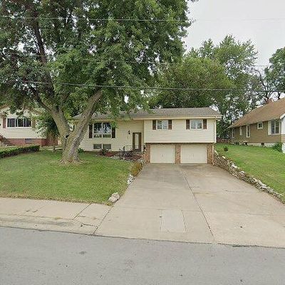 5901 Grand Ave, Omaha, NE 68104