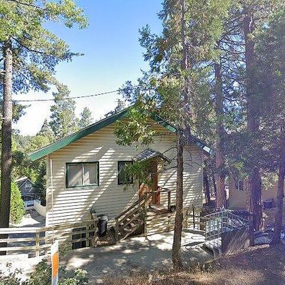 593 Clubhouse Dr, Twin Peaks, CA 92391