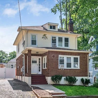 6 Cottage Pl, Leonia, NJ 07605