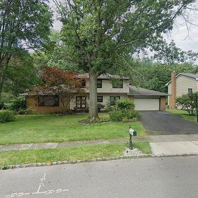 6 Liberty Bell Ct, East Brunswick, NJ 08816