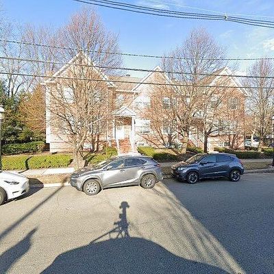 60 Franklin School Way, Metuchen, NJ 08840